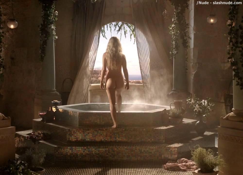 Emilia Clarke Nude In Game Of Thrones 23