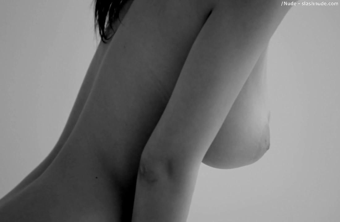 Emily Ratajkowski Nude From Top To Bottom Is A Treat 29