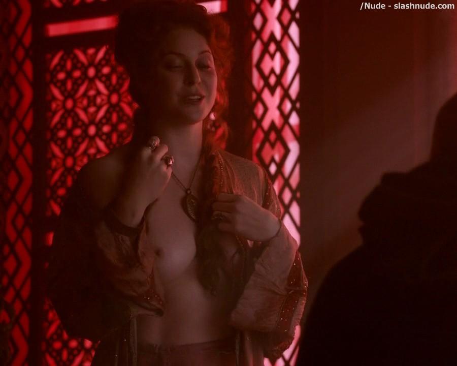 Esme Bianco Topless For The Man On Game Of Thrones 12