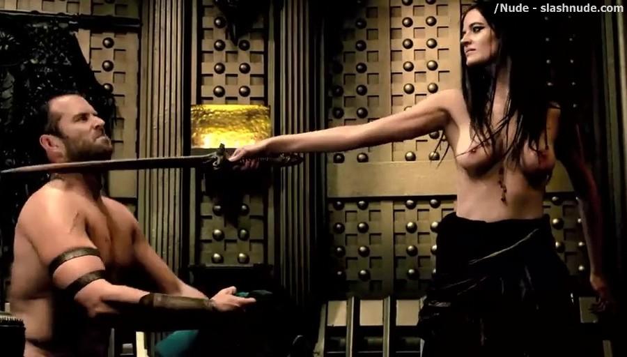 Eva Green Topless In 300 Rise Of An Empire 18