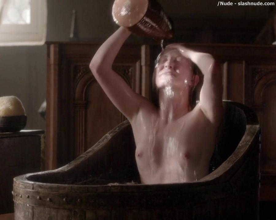 Eve Ponsonby Topless In Bath From The White Queen 11