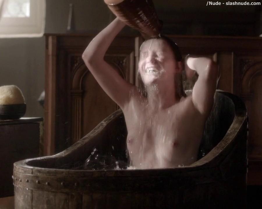 Eve Ponsonby Topless In Bath From The White Queen 9