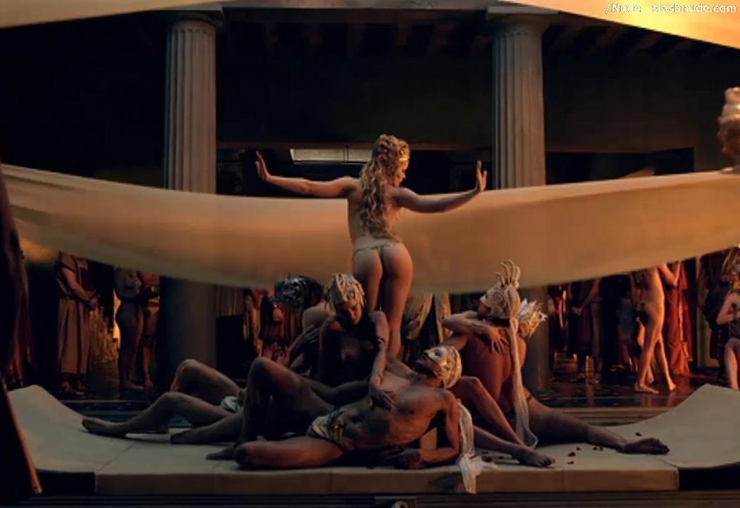 Extras Bring Extended Orgy Of Nude Women To Spartacus 10