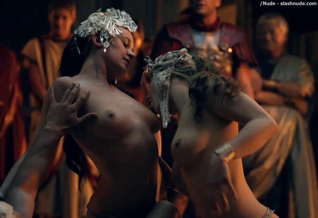 Extras Bring Extended Orgy Of Nude Women To Spartacus 20