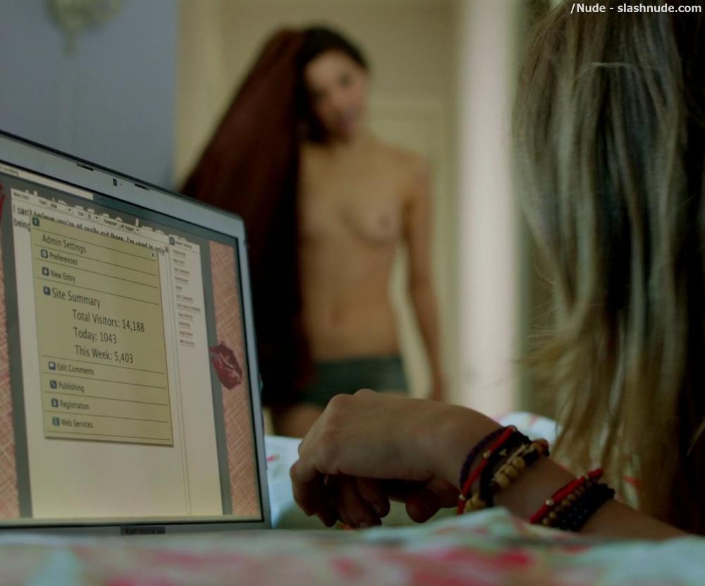 Gia Mantegna Topless In Ask Me Anything 3