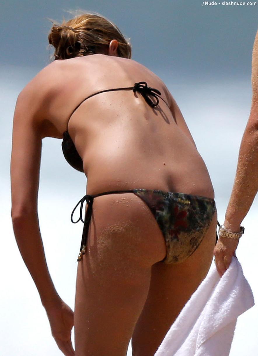 Heidi Klum Breast Slips Out Of Bikini In Hawaii 12