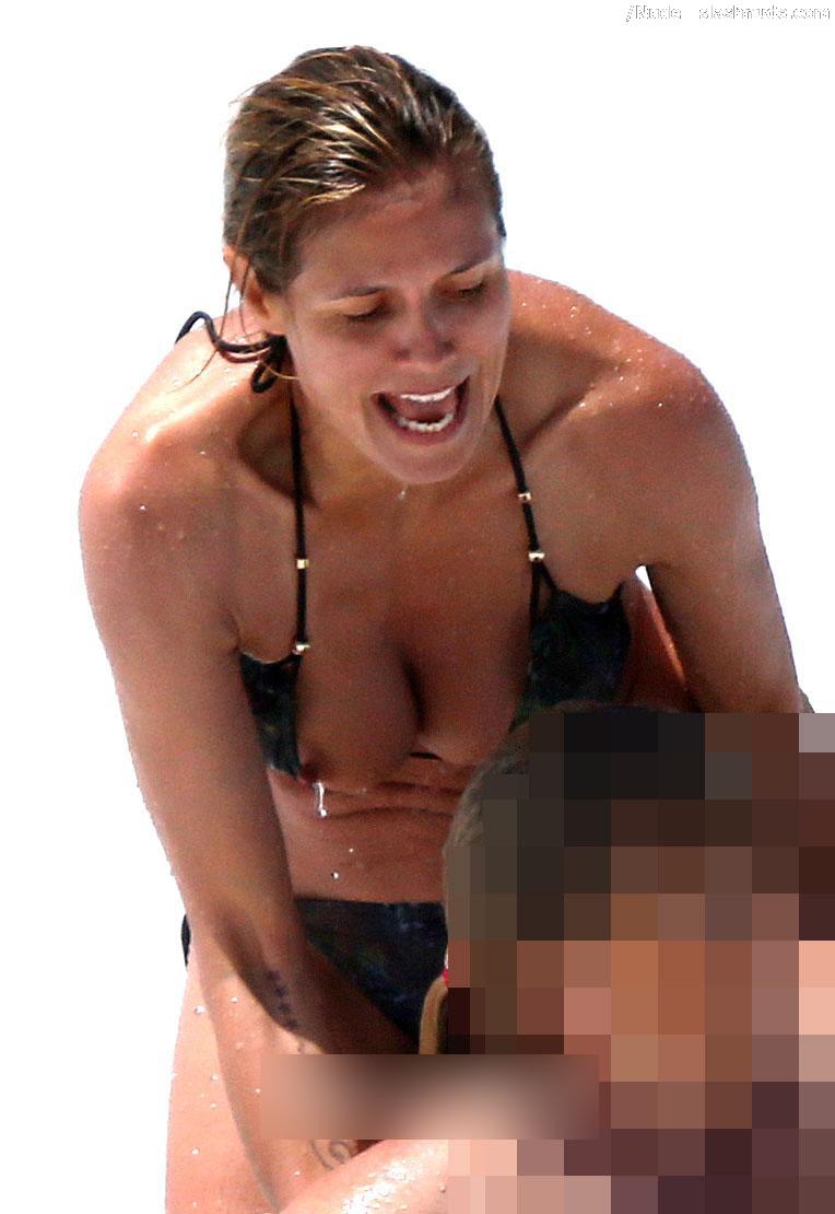 Heidi Klum Breast Slips Out Of Bikini In Hawaii 6