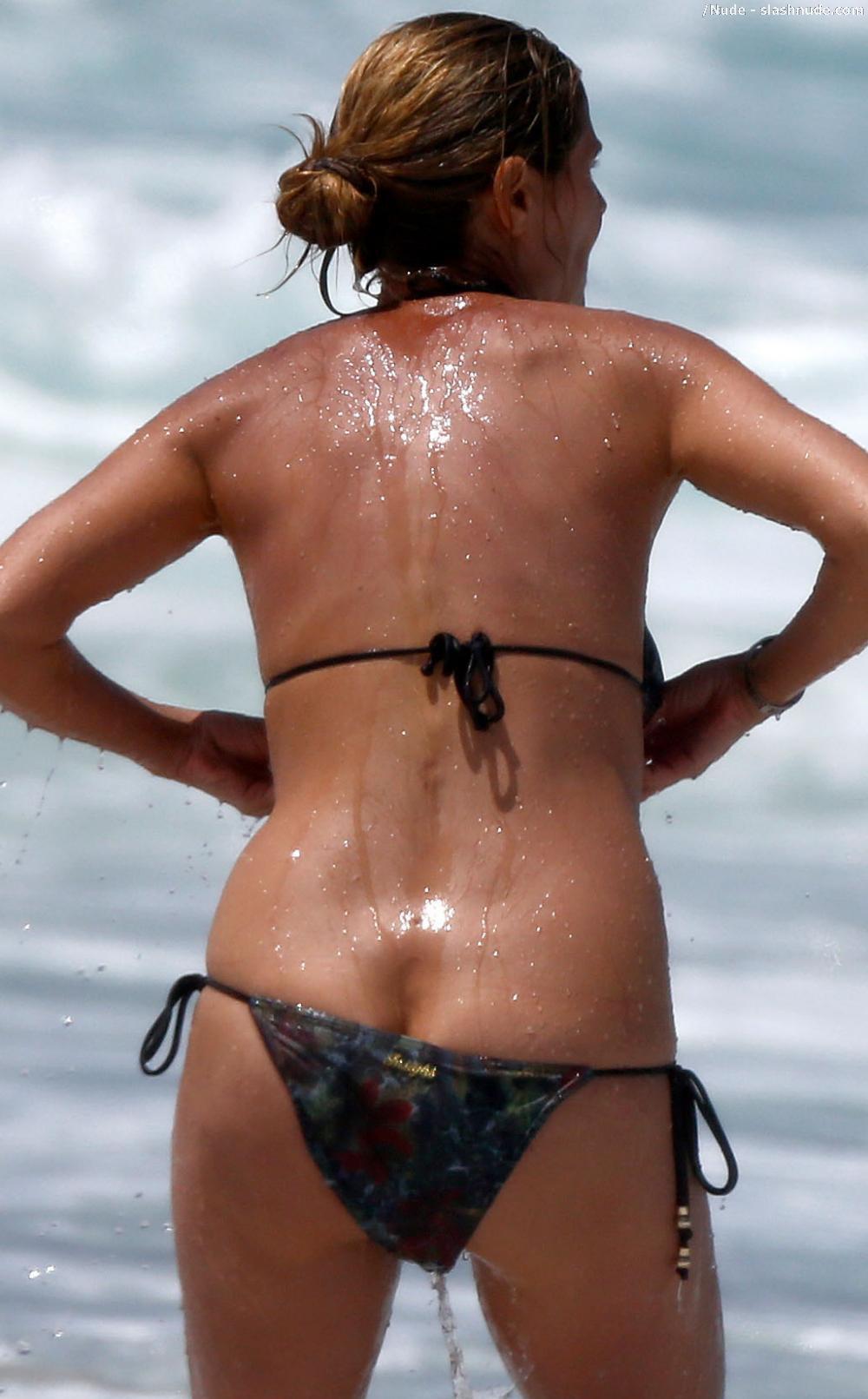 Heidi Klum Breast Slips Out Of Bikini In Hawaii 9