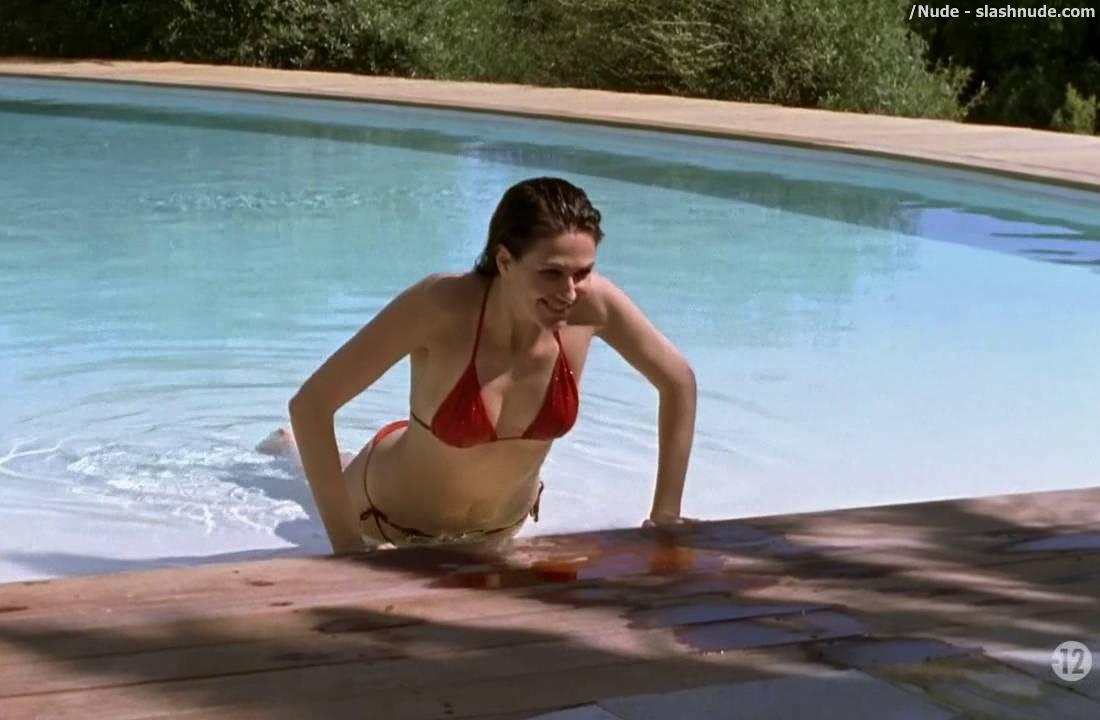 Helena Noguerra Nude Pool Scene From Mafiosa 1
