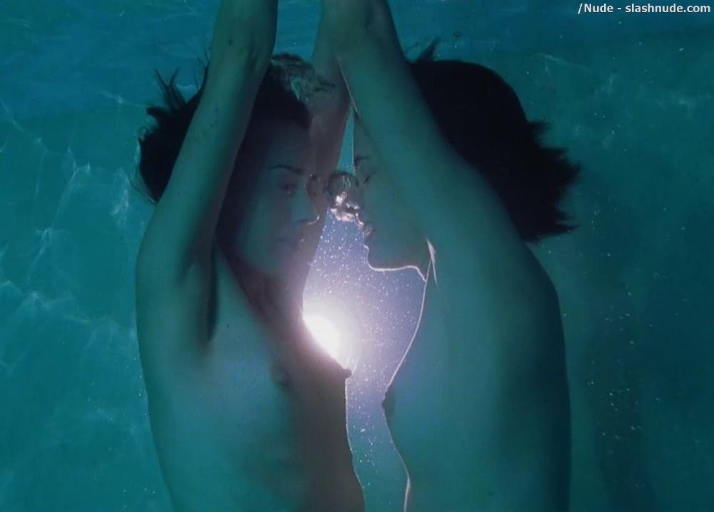 Jane Adams Parker Posey Topless In The Anniversary Party 9