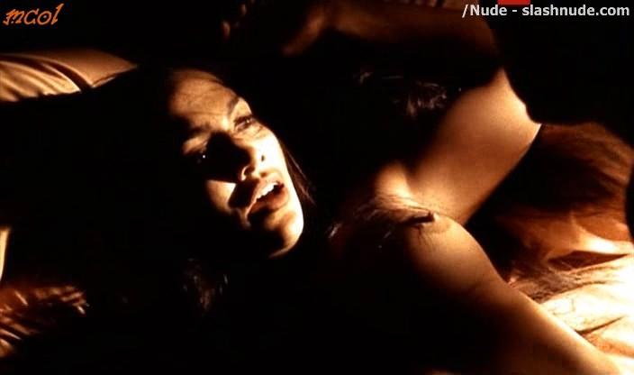 Jennifer Lopez Topless In U Turn 3