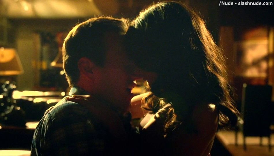 Jordana Brewster Nude Top To Borrom In Home Sweet Hell 3