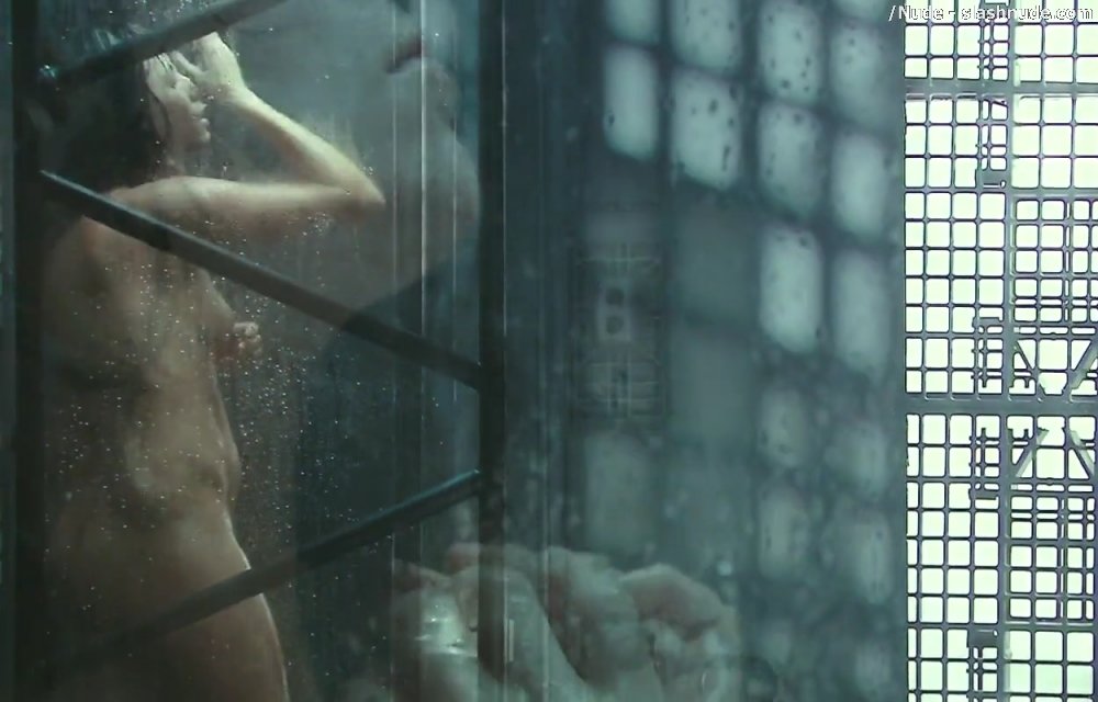 Kaitlin Riley Nude Shower In Scavengers 11