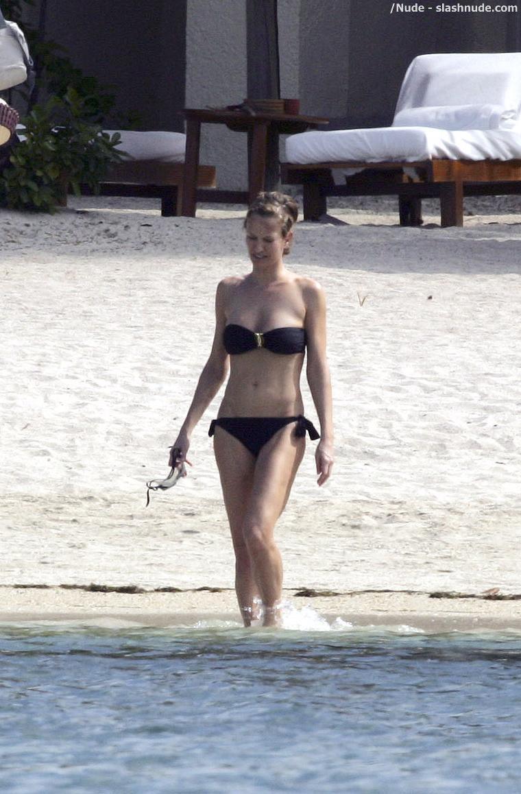 Karen Mulder Topless For A Tan In Mauritius 1