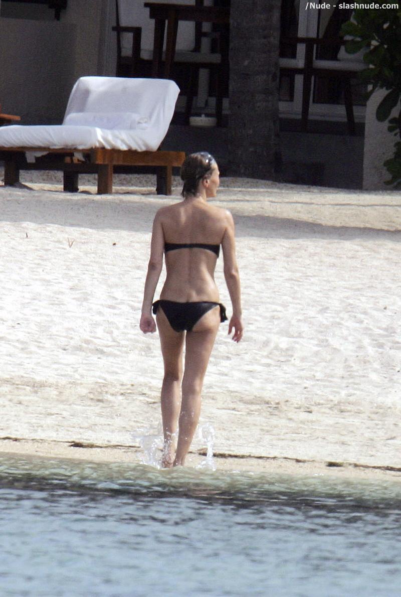 Karen Mulder Topless For A Tan In Mauritius 2