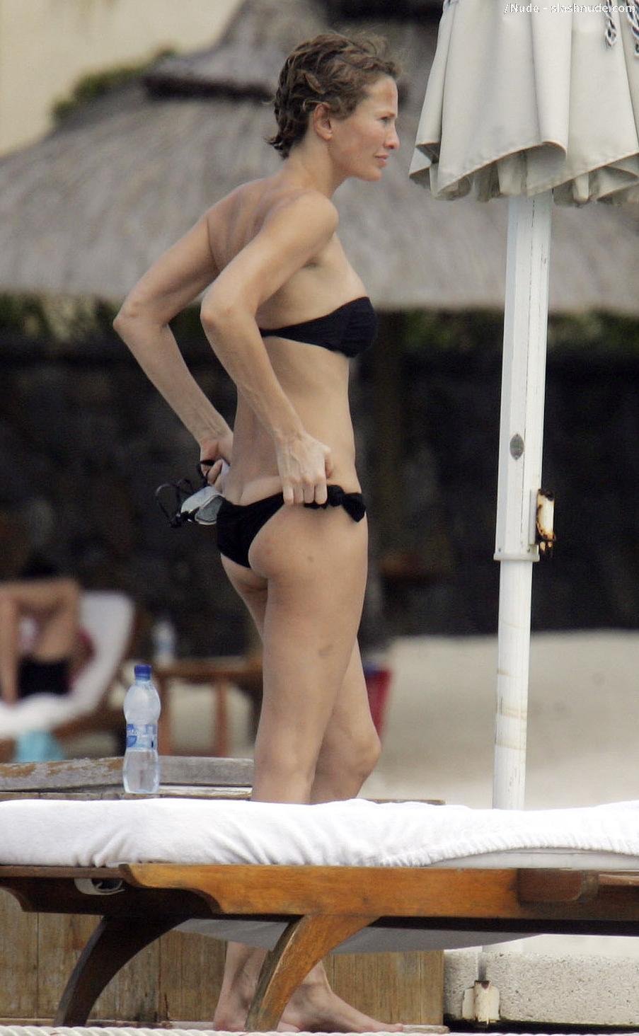 Karen Mulder Topless For A Tan In Mauritius 3