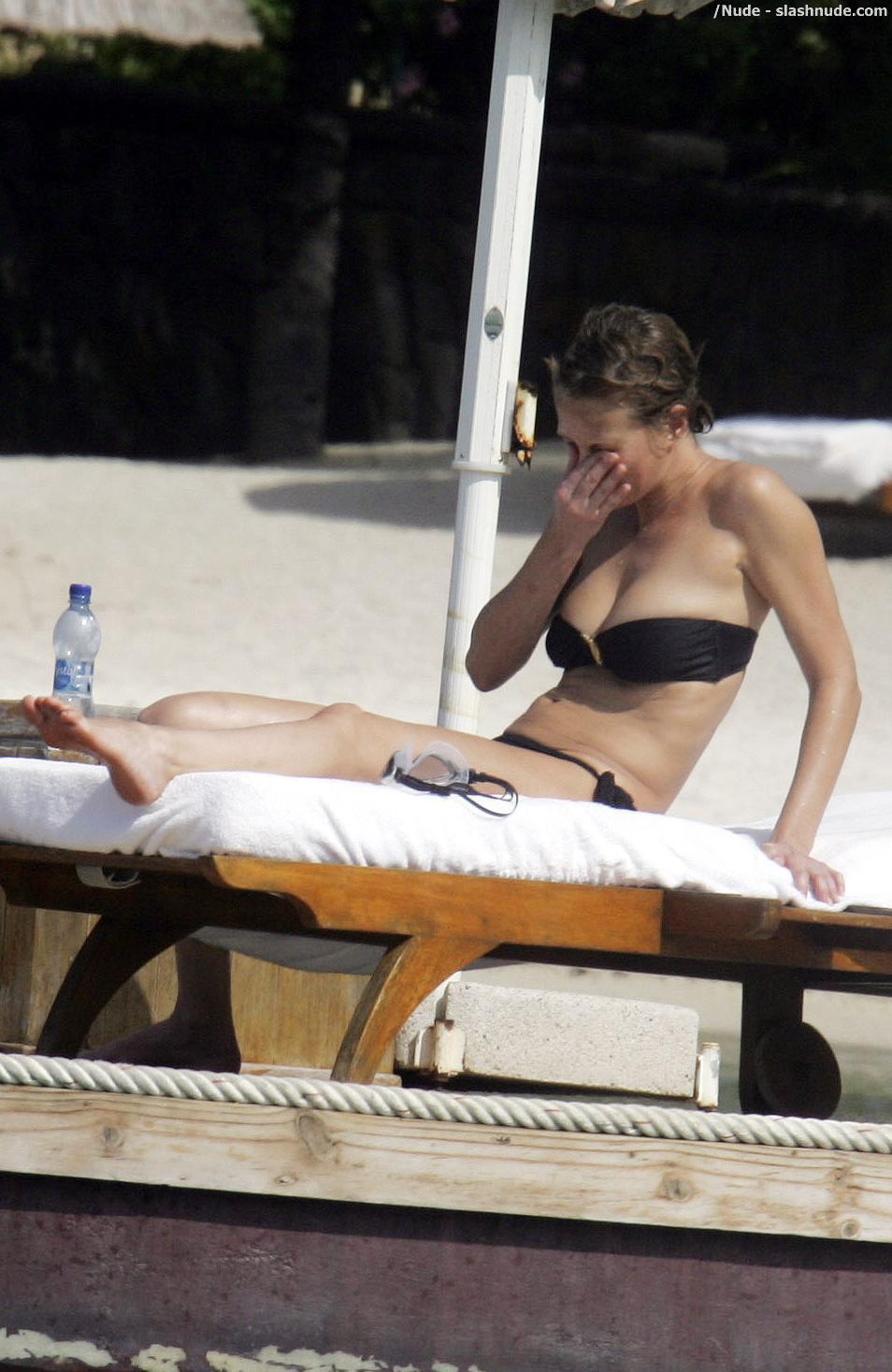 Karen Mulder Topless For A Tan In Mauritius 5