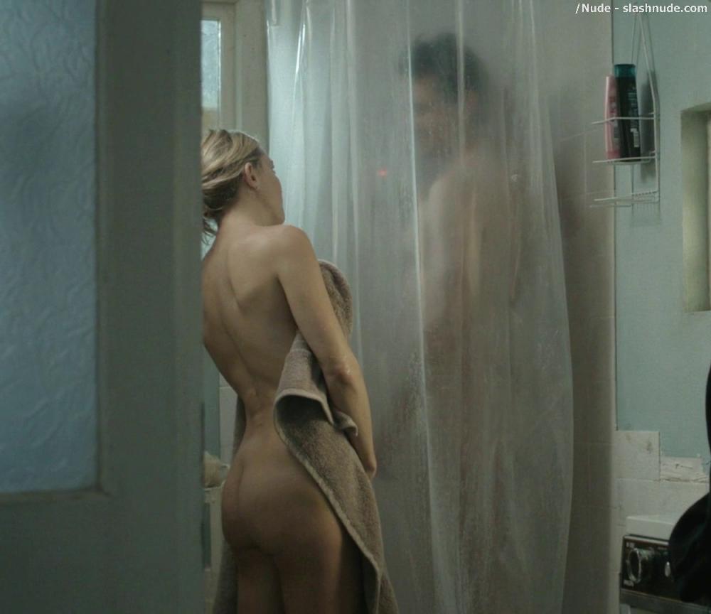 Kate Hudson Nude For Shower In Good People 16