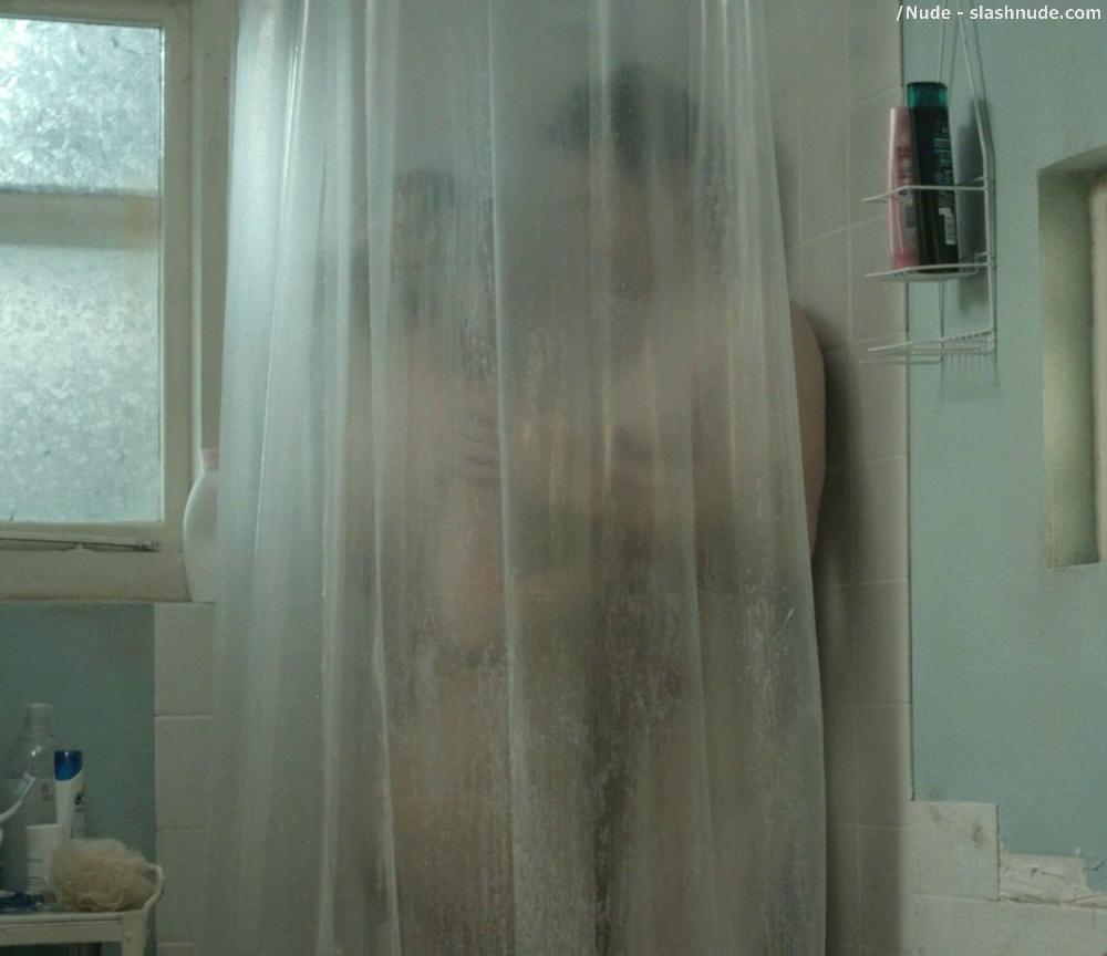 Kate Hudson Nude For Shower In Good People 5