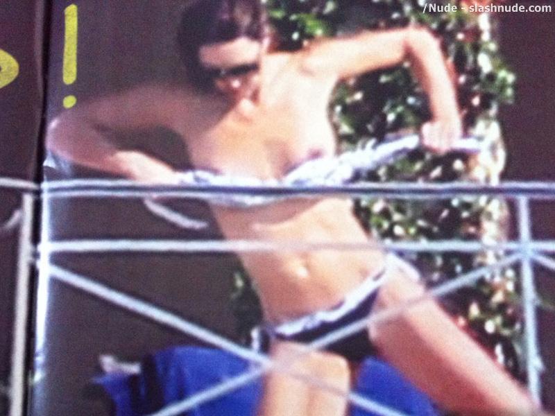 Kate Middleton Topless On Holiday For A Royal Scandal 6