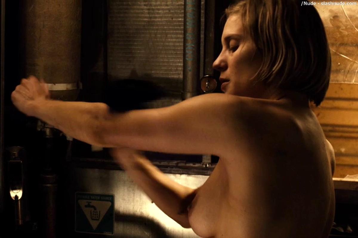 Katee Sackhoff Topless To Clean Up On Riddick 13