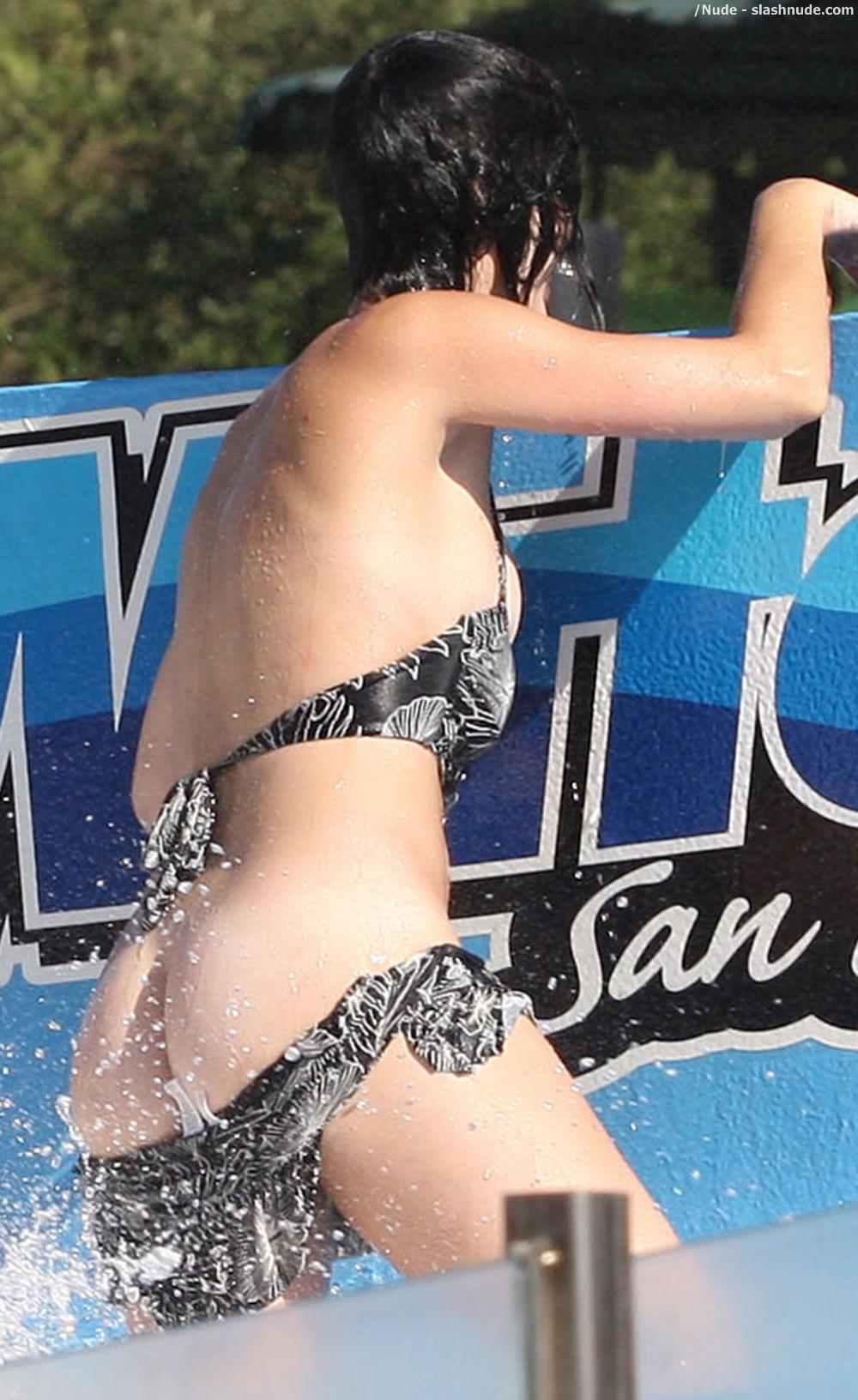Katy Perry Nude Ass Flashed In Bikini Malfunction 5