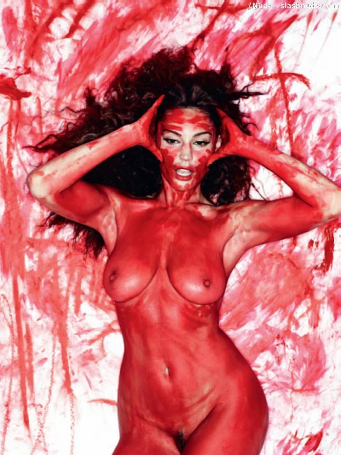 Kelly Brook Nude Proves She Always Red Hot 6