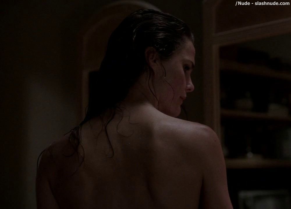 Keri Russell Nude Ass Out Of Shower On The Americans 12