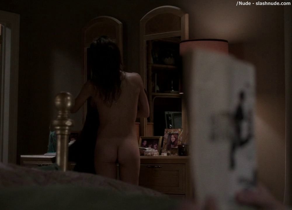 Keri Russell Nude Ass Out Of Shower On The Americans 4