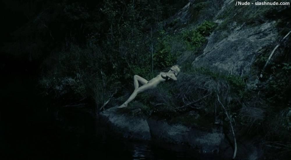 Kirsten Dunst Nude In Melancholia Trailer 4