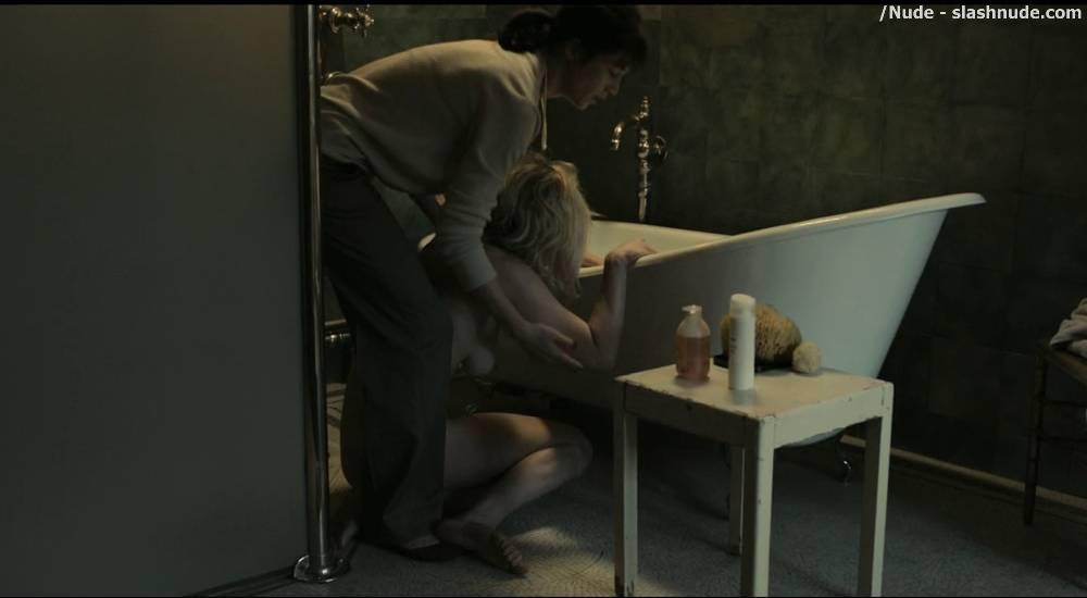 Kirsten Dunst Nude In Melancholia Trailer 9