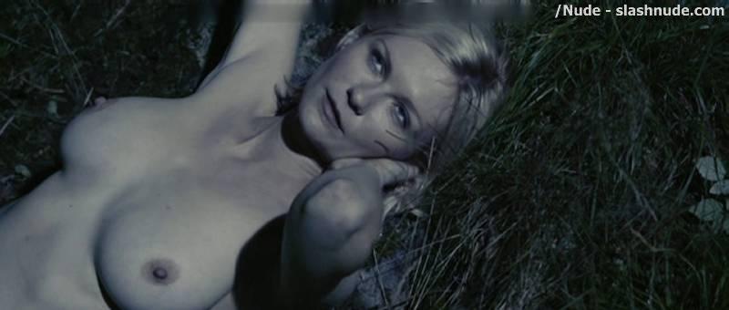 Kirsten Dunst Nude Scenes From Melancholia 14