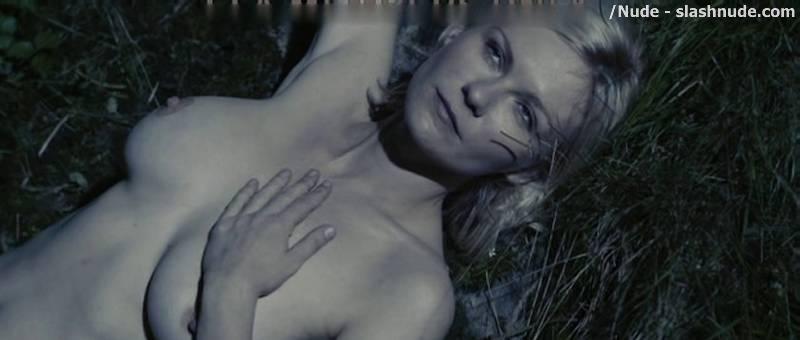 Kirsten Dunst Nude Scenes From Melancholia 17