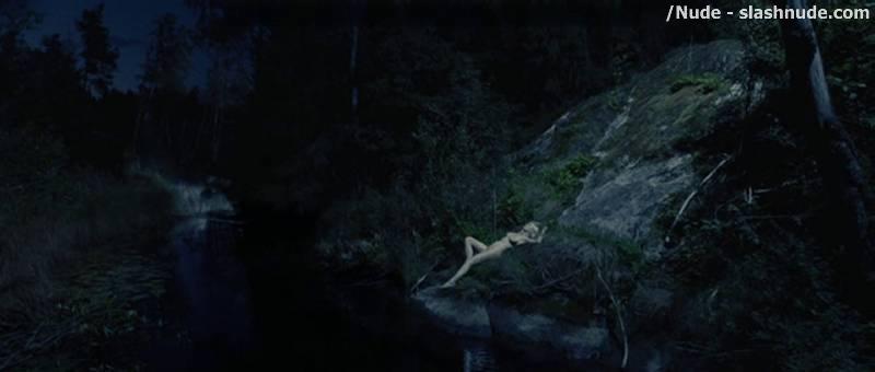 Kirsten Dunst Nude Scenes From Melancholia 9