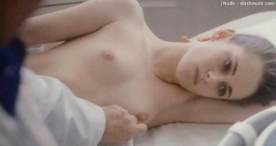 Kristen Stewart Topless In Personal Shopper 1