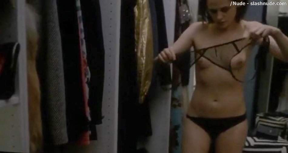 Kristen Stewart Topless In Personal Shopper 41