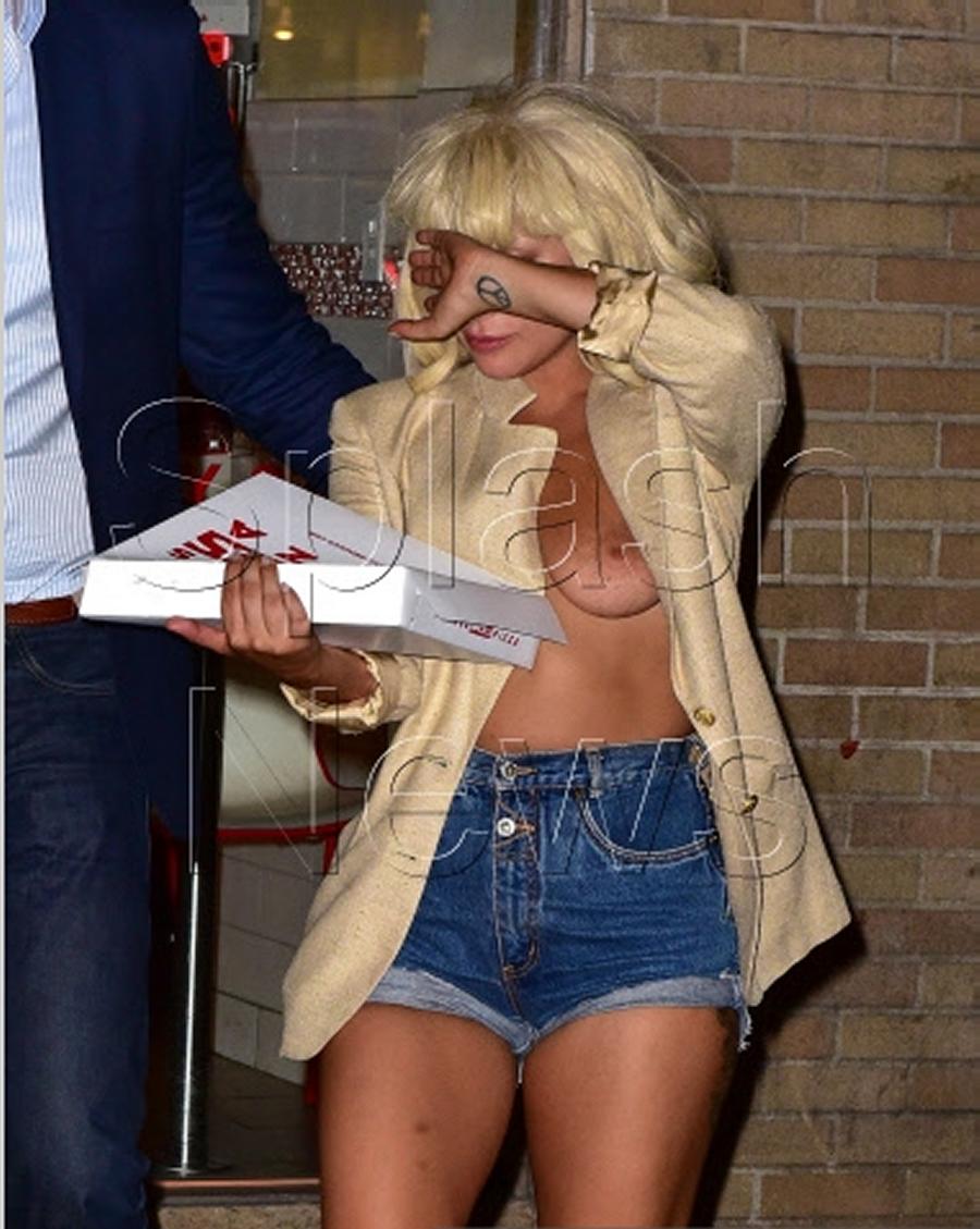 Lady Gaga Topless To Grab Late Night Pizza 2