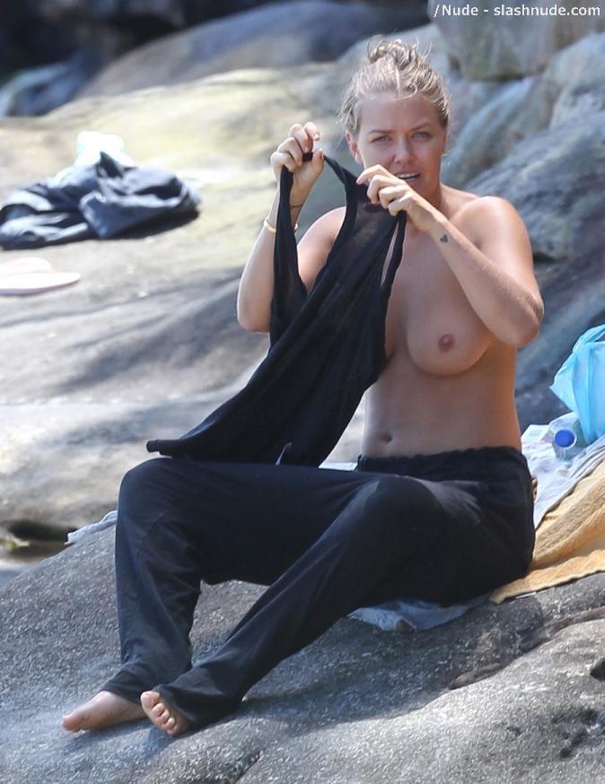 Lara Bingle Topless For A Tan On Sydney Beach 1