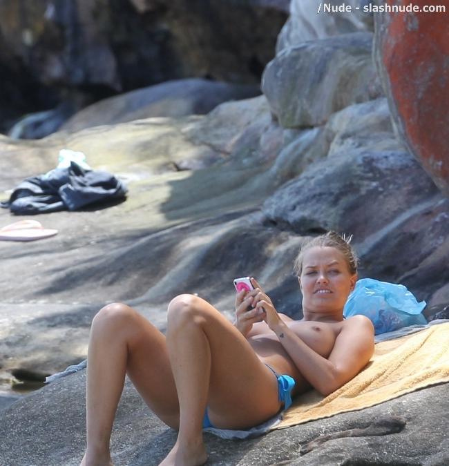Lara Bingle Topless For A Tan On Sydney Beach 12