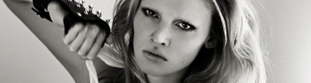 lara stone nude with saski de brauw for pirelli 6268