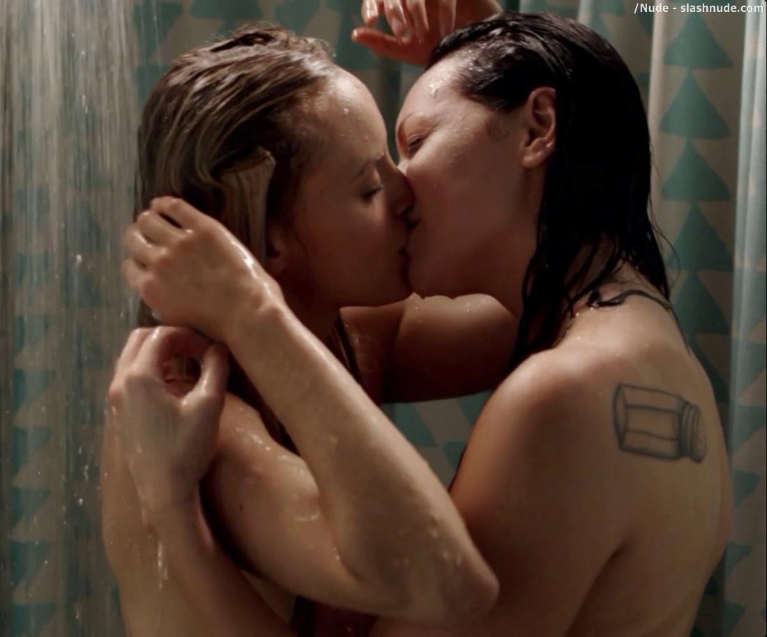 Laura Prepon Topless For Shower Kiss In Orange Is New Black 16