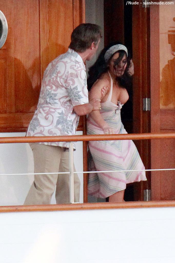 Lindsay Lohan Boobs Slip Out Of Dress Filming Liz Dick 10