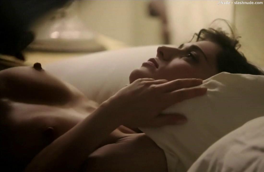 Lizzy Caplan Nude In Bed On Masters Of Sex 8