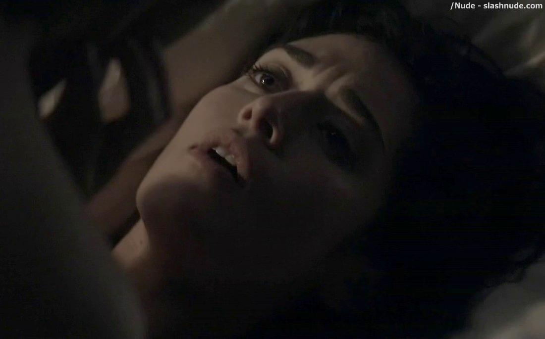 Lizzy Caplan Nude On The Bottom In Masters Of Sex 1