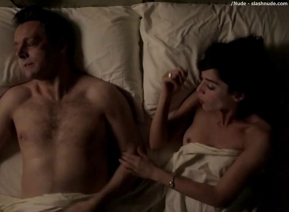 Lizzy Caplan Topless For Pillow Talk On Masters Of Sex 10