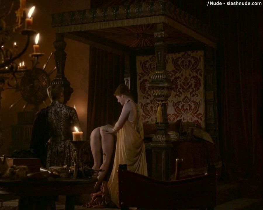 Maisie Dee Nude To Get Spanked On Thrones 18