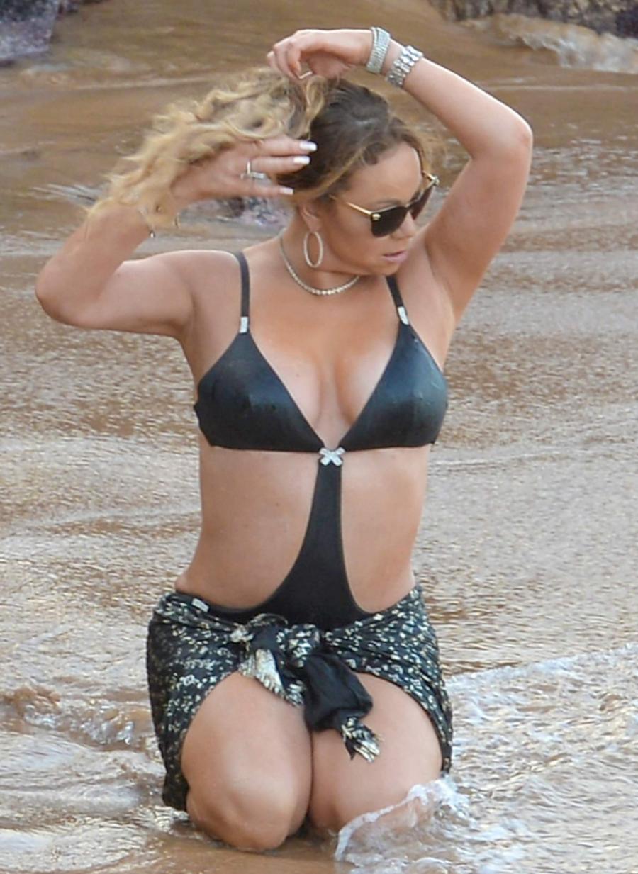 Mariah Carey Nipple Slips Out Of Bikini At Beach 4
