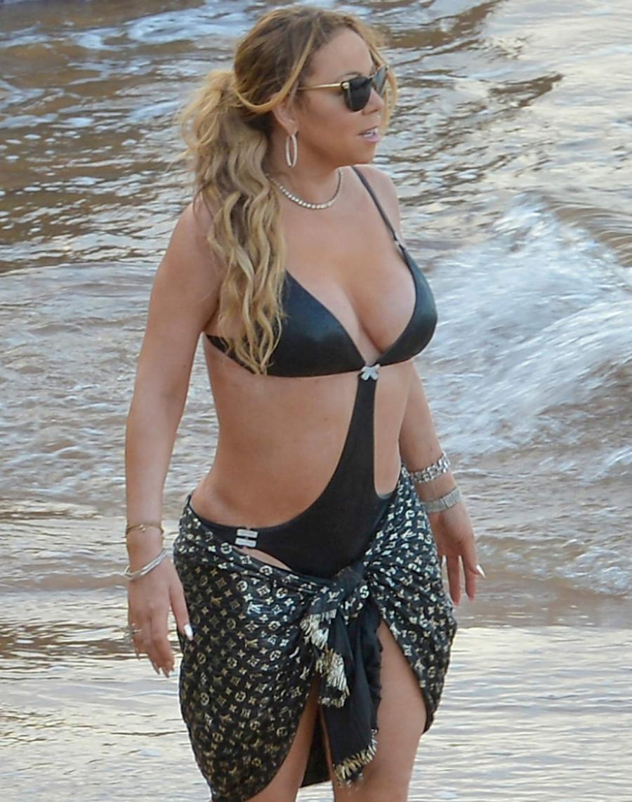 Mariah Carey Nipple Slips Out Of Bikini At Beach 5
