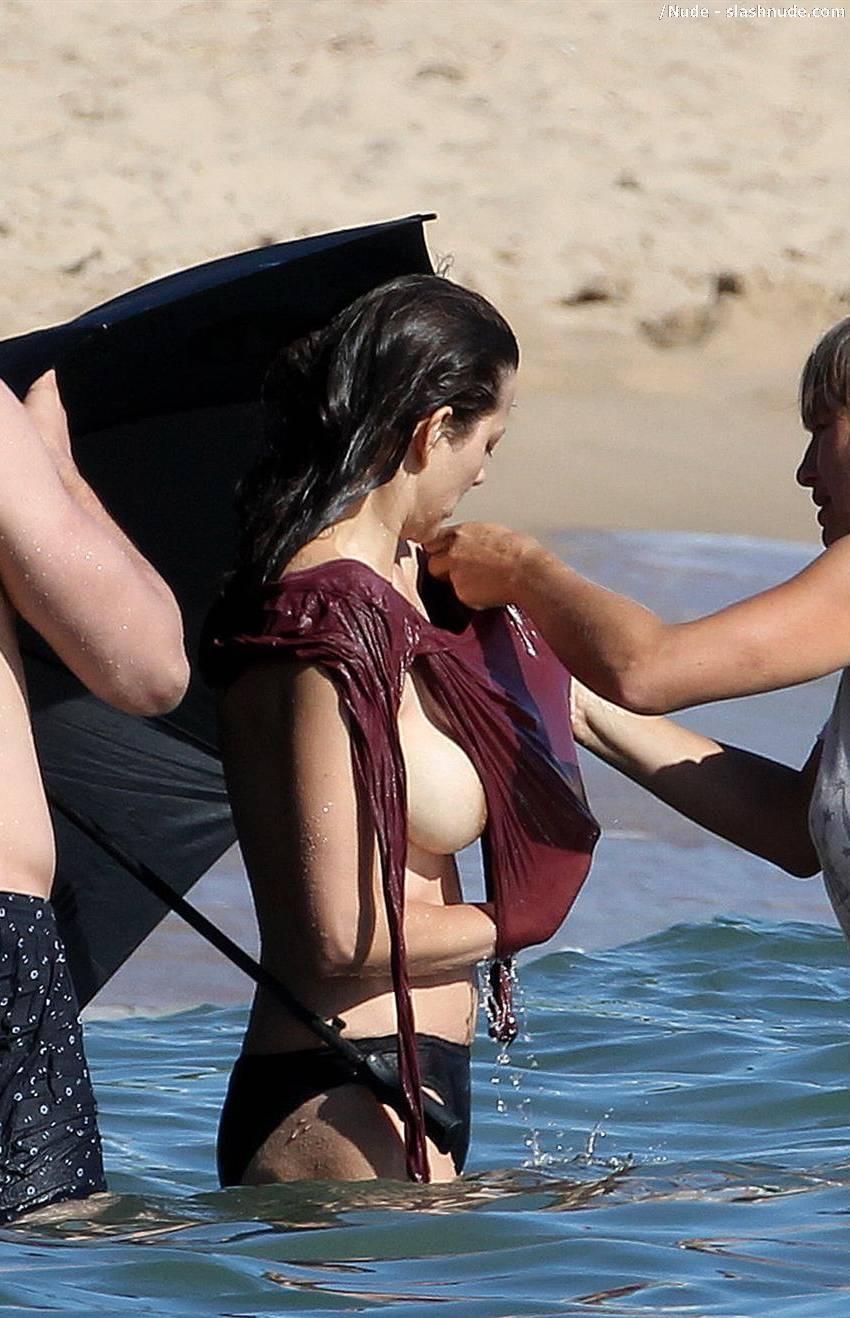 Marion Cotillard Topless Means Big Breasts On Location 12