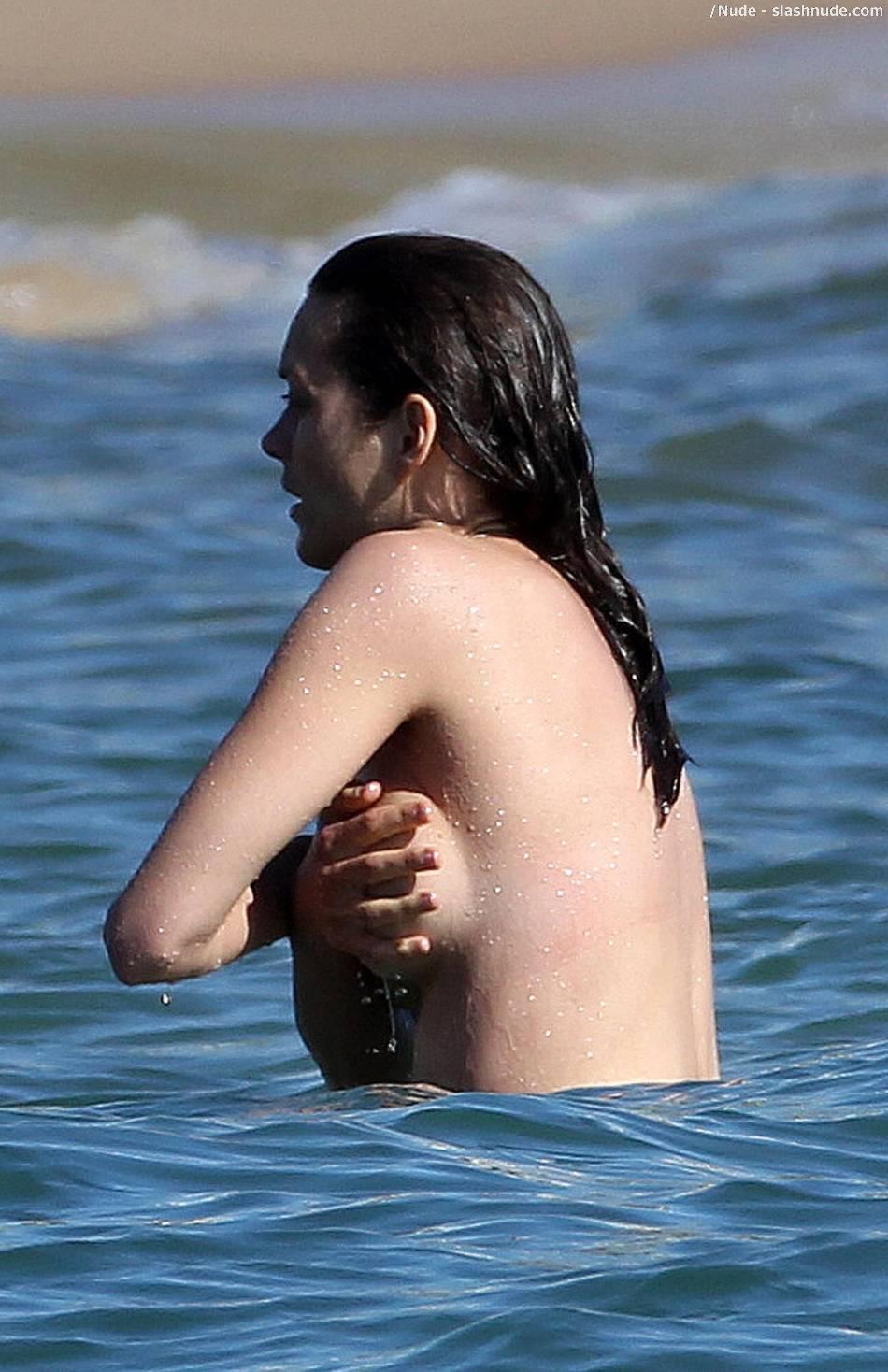 Marion Cotillard Topless Means Big Breasts On Location 9